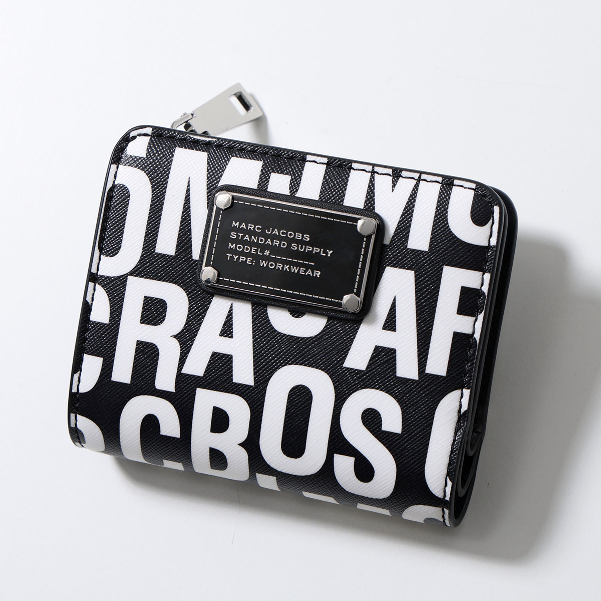 MARC JACOBS マークジェイコブス 二つ折り財布 4S4SMP009S02 レディース エコレザー シグネチャー ロゴ 総柄 ミニ財布 005/BLACK/WHITE｜インポートセレクトmusee 11,840円