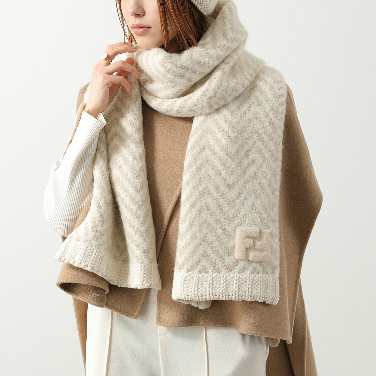 楽天市場】FENDI フェンディ ポンチョ FXX723 AQCW レディース