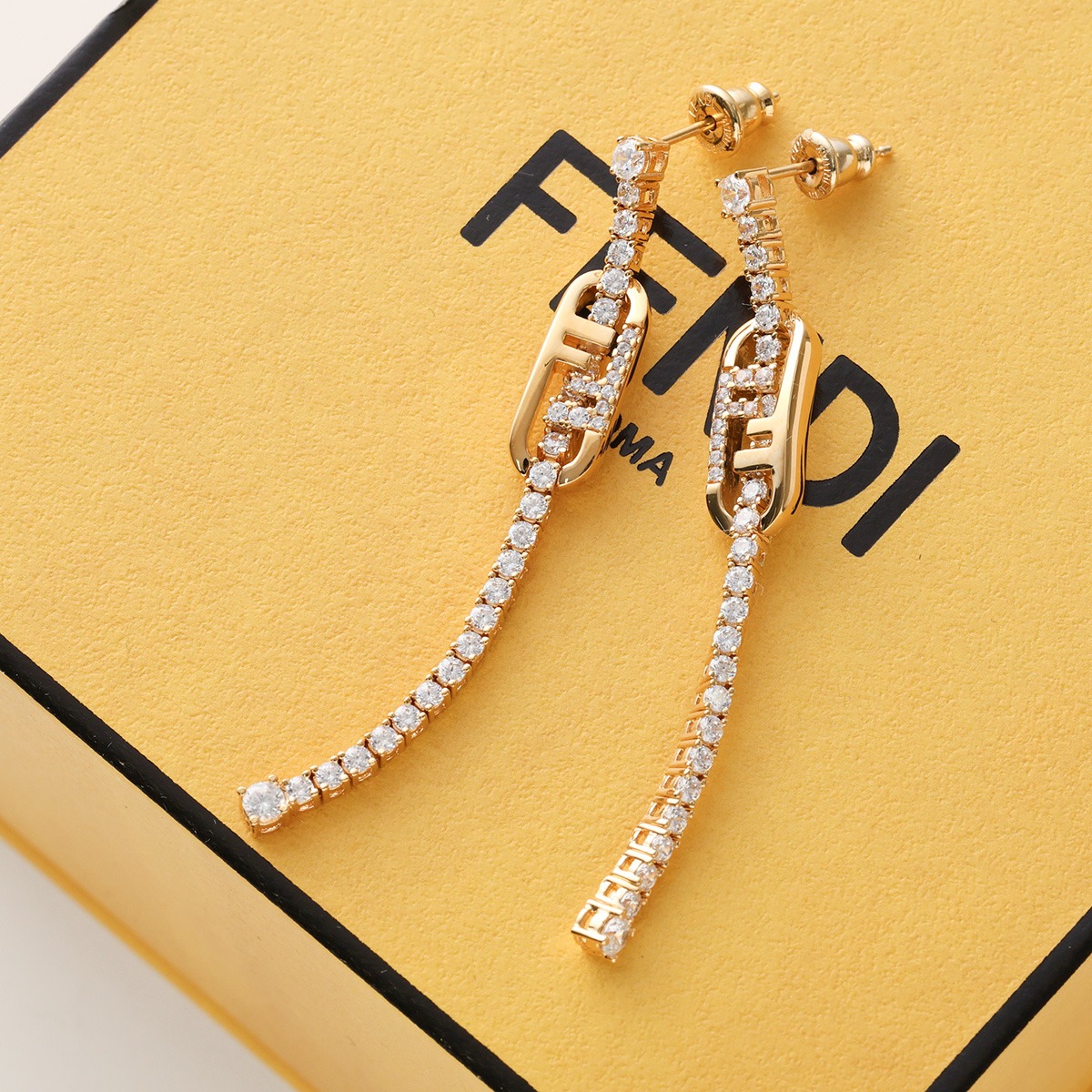 楽天市場】FENDI フェンディ ピアス 7AJ606 A44G メンズ 片耳販売 FF