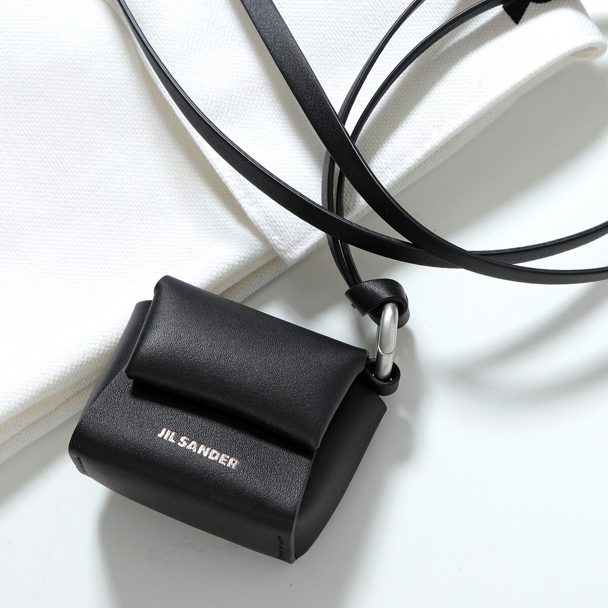 憧れも自負心も、この一枚に。「プラダを着た天魔波旬」ティーシャツが遂に入荷?