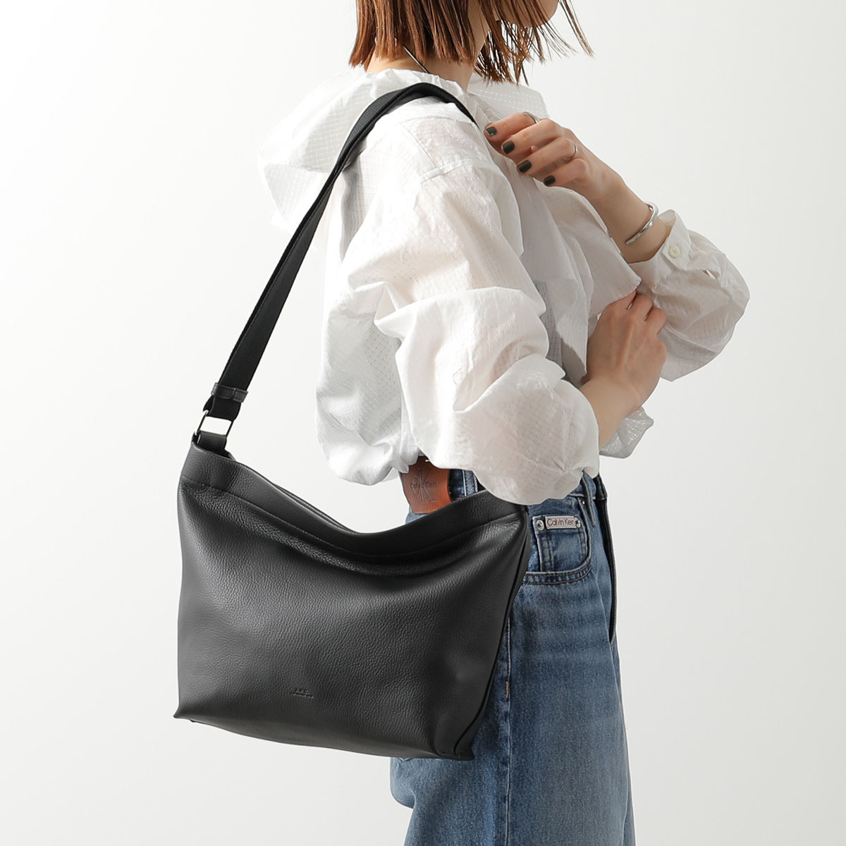 APC A.P.C. アーペーセー ショルダーバッグ PXCBC M67023 レディース メンズ レザー クロスボディ ロゴ 鞄 LZZ/NOIR|インポートセレクトmusee