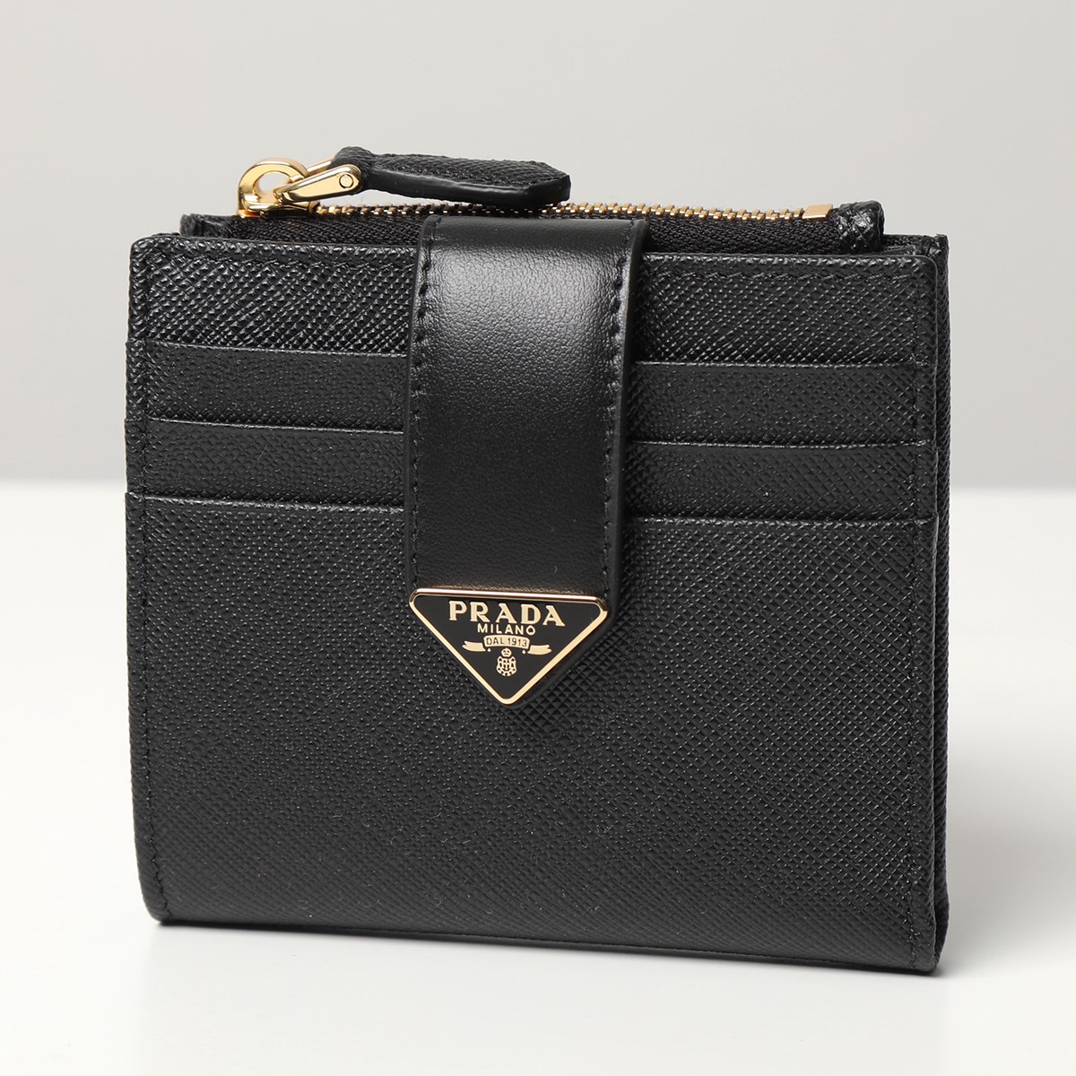 PRADA プラダ 二つ折り財布 1ML047 2DYG レディース レザー サフィアーノ カードケース ミニ財布 トライアングルロゴ カラー2色｜インポートセレクトmusee