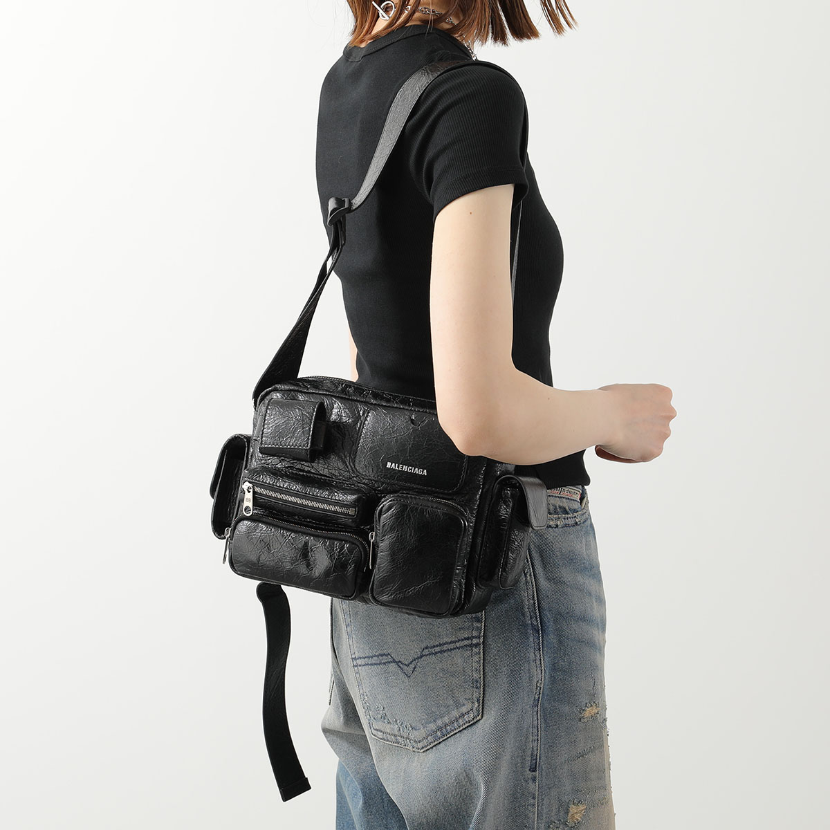 BALENCIAGA バレンシアガ ショルダーバッグ SUPERBUSY CAMERA BAG 829068 210C8 レディース クロスボディ 箔押しロゴ アンティーク調 アリーナラムスキン 鞄 1000/BLACK｜インポートセレクトmusee