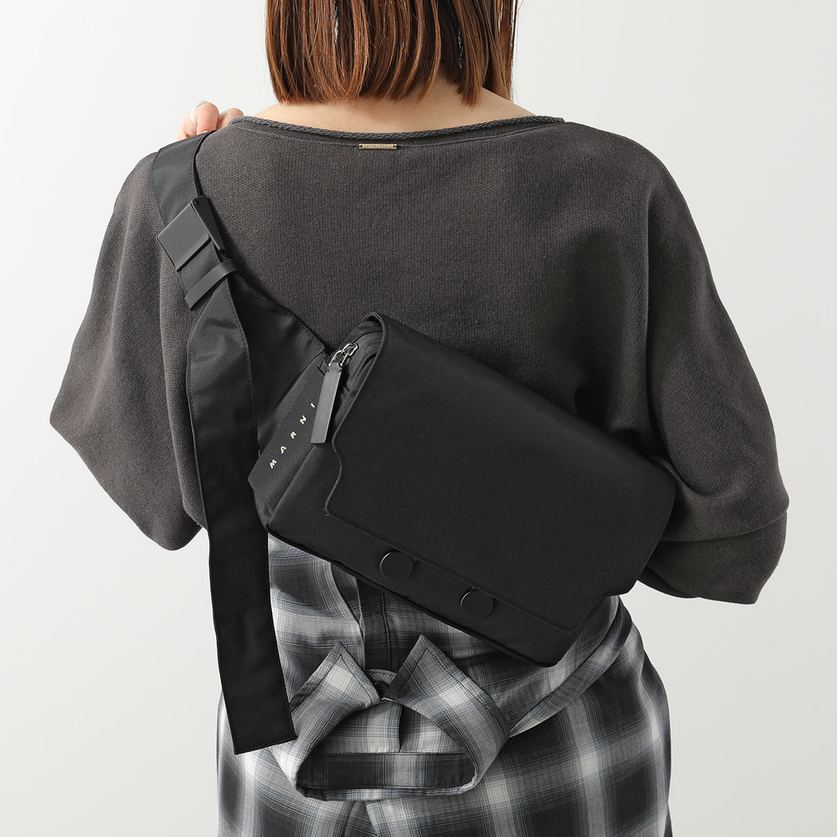憧れも自負心も、この一枚に。「プラダを着た人でなし」ティーシャツが遂に入荷?
