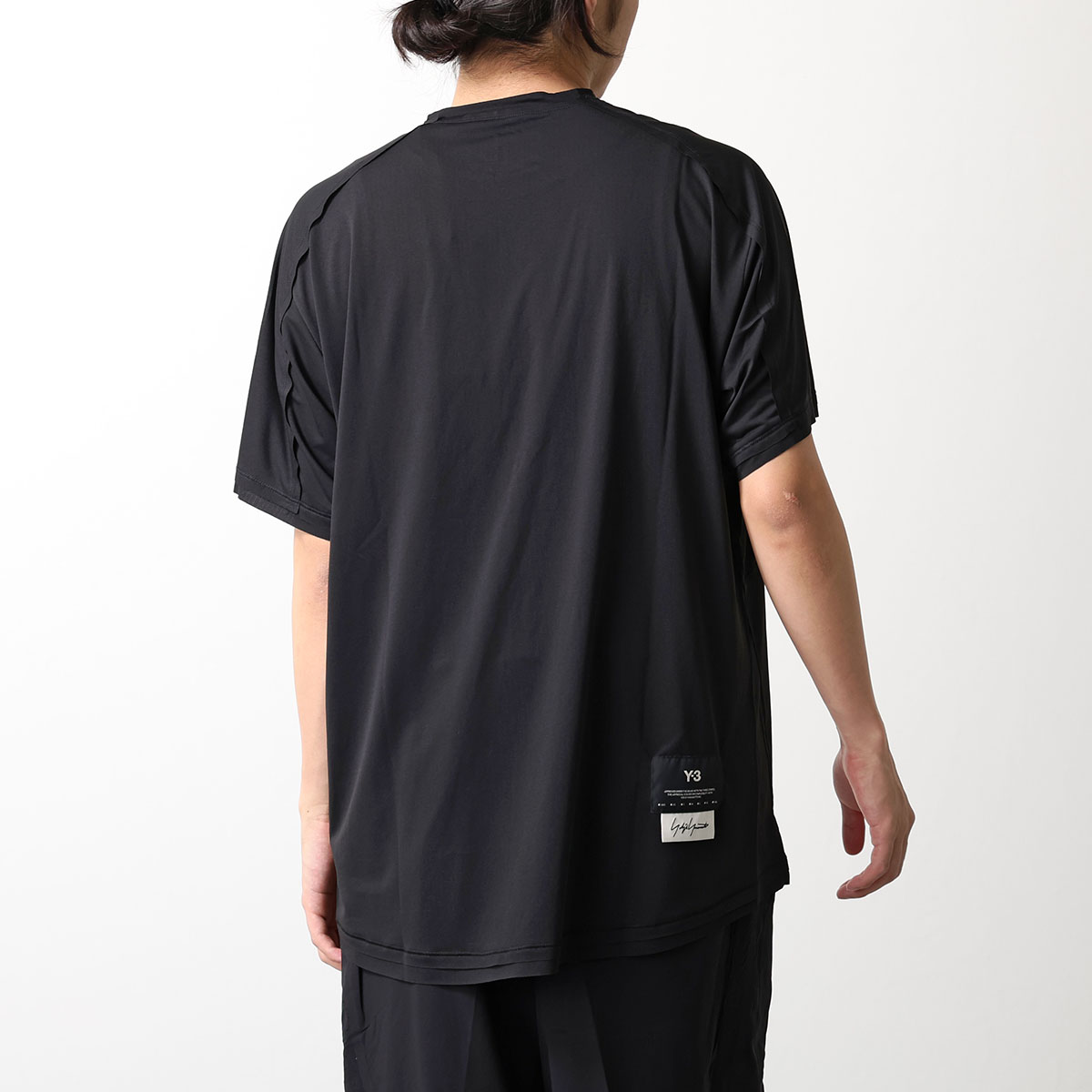 憧れも自負心も、この一枚に。「プラダを着た人でなし」ティーシャツが遂に入荷?