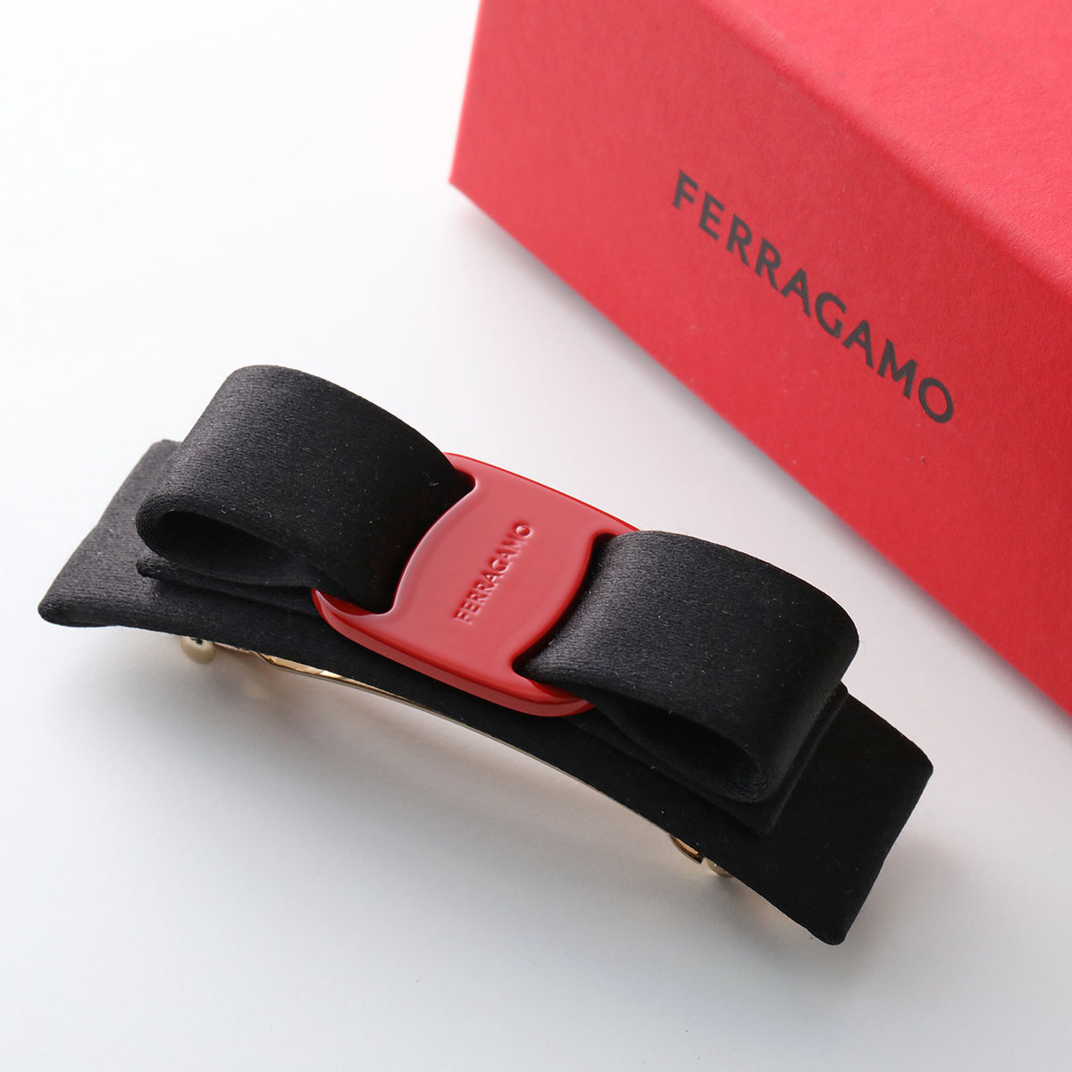 FERRAGAMO フェラガモ バレッタ 340413 767427 レディース ヴィラ リボン サテン ロゴメタルプレート ヘアアクセサリー 髪留め BLACK/RED|インポートセレクトmusee