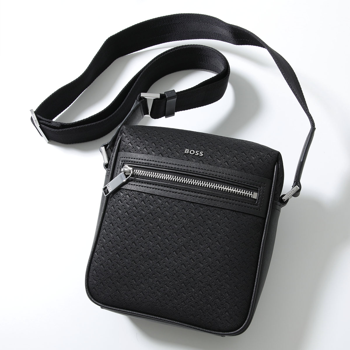 HUGO BOSS ヒューゴボス ショルダーバッグ Daxter MP NS zip 50563718 メンズ クロスボディ メタルロゴ リサイクルレザー 鞄 002｜インポートセレクトmusee 18,234円