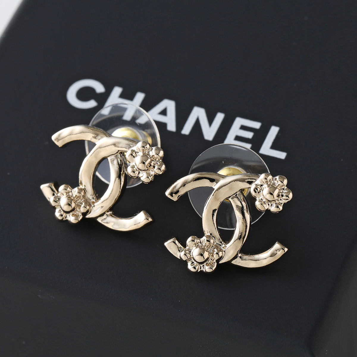 CHANEL シャネル ピアス ABG792 B23048 レディース ココマーク CCマーク メタル スタッド フラワー 花 アクセサリー U6272｜インポートセレクトmusee