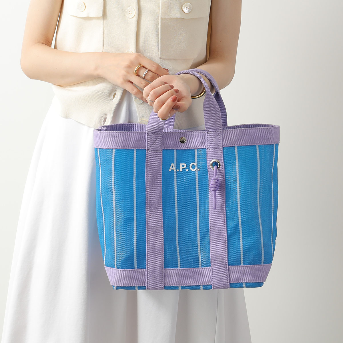 憧れも自負心も、この一枚に。「プラダを着た人でなし」ティーシャツが遂に入荷?