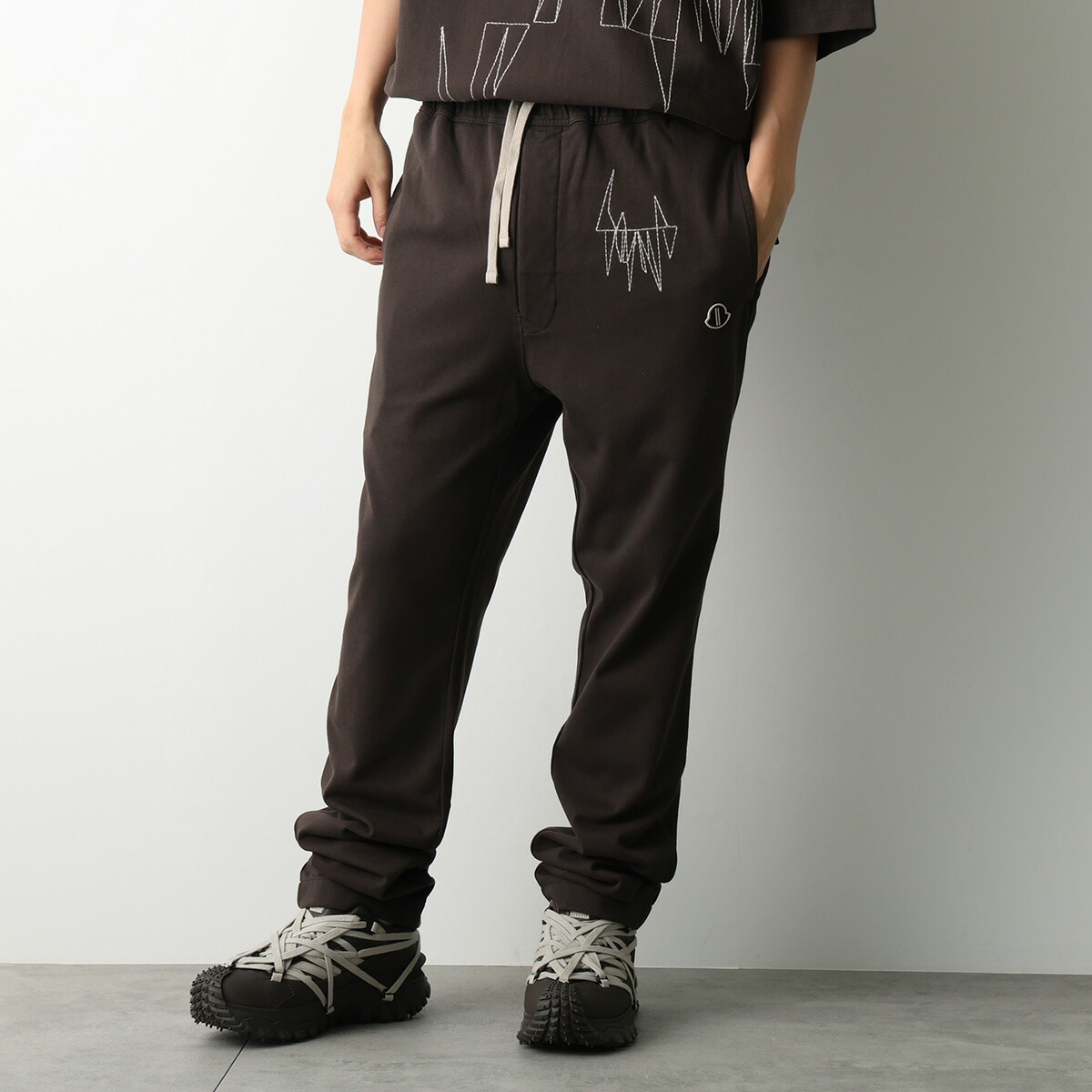 Rick Owens &times; MONCLER リックオウエンス モンクレール コラボ スウェットパンツ JOGGER ジョガー MU01F8H04 89B7R メンズ セットアップ可能 256/DARK-DUST｜インポートセレクトmusee