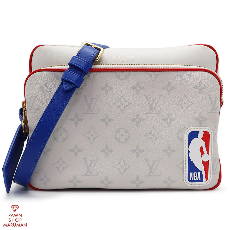 LOUIS VUITTON ルイ ヴィトン LV×NBA ナイルメッセンジャーPM M45583 モノグラムキャンバス×レザー ホワイトほか×ゴールド金具 NBAコラボ限定【送料無料】【中古】【メンズ】【ヴァージルアブロー】【スポーツ観戦】【デイリー】【カジュアル】
