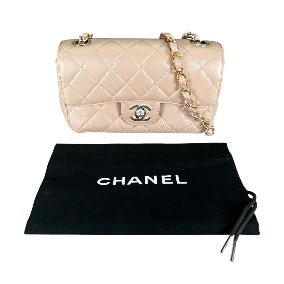 シャネル CHANEL ショルダーバッグ チェーンウォレット 子ヒツジひと肌 CHANEL19 子ヒツジひと肌 A69900 さくら色 【SS】 【中古】