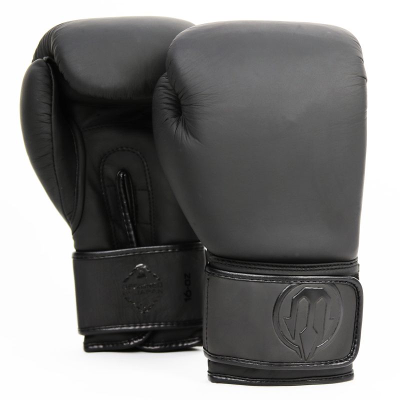 MAZA [マザ] ボクシンググローブ J-1 - ジェイ-ワン（マットブラック）＜本革＞ ／ Boxing Gloves J-1 - matte black  Real Leather  14オンス 16オンス マジックテープ式 スパーリンググローブ パンチンググローブ トレーニンググローブ ミット打ち メンズ レディース