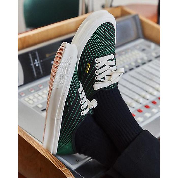 Vault by Vans x VP Records x Kith / コラボスニーカー (US10.5) ヴァンズ バンズ キス 靴 ユニセックス※代引不可能新生活応援