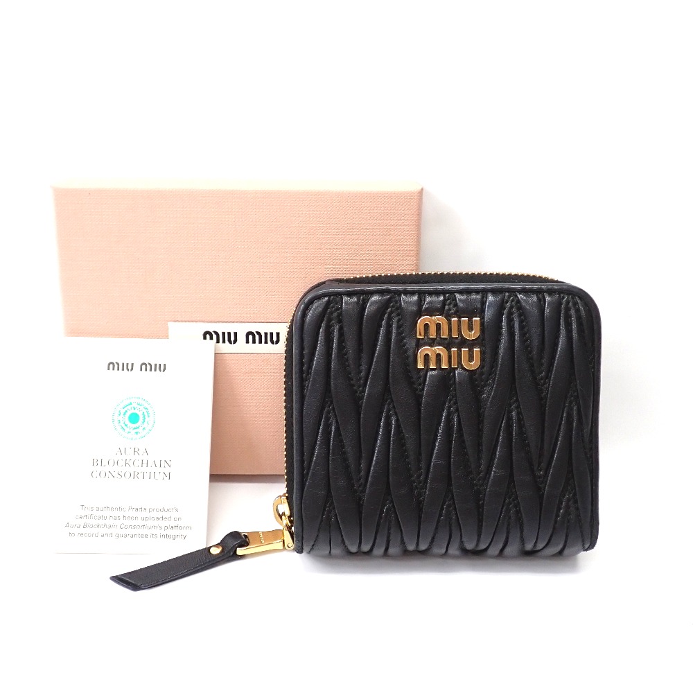 ブラック 二つ折り財布 マテラッセ Amazon | MIUMIU(ミュウミュウ) マテラッセレザー 財布 ブラック