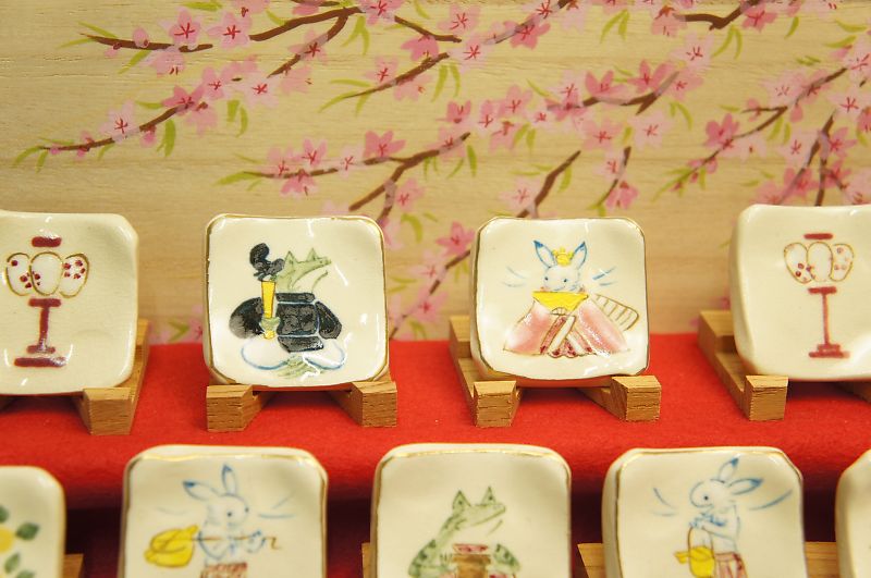 毛の荒物ポンチ絵 はしおき雛祝賀会三段飾り\u003cBR\u003e