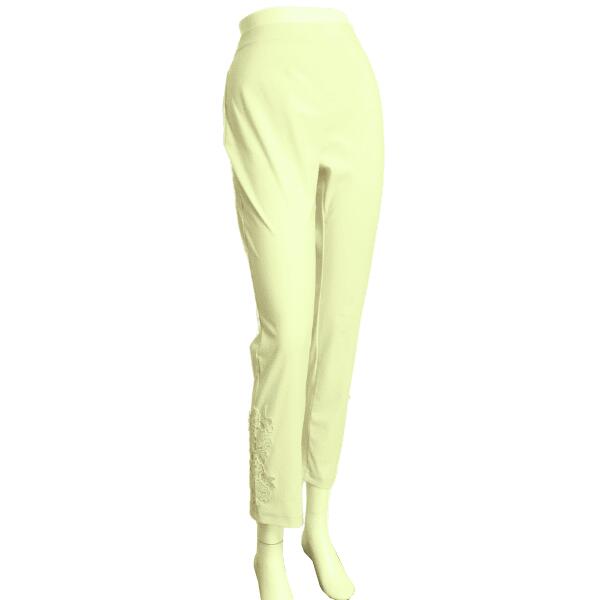 美品【中古】4298 洋服屋 シズカコムロ ストレッチパンツ ロングパンツ パンツ レディース 大きい 表記 44号 15号 3L 相当 オフ白 ホワイト シンプル 無地 お花 レース 10分丈 軽やか きれいめ おしゃれ 上品 大人 女性 お出掛け 春 秋 春秋 ボトムス 40代 50代 60代