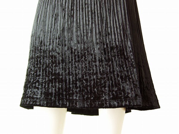 中古 ダジュール Dazur スポーツウエア 大人フレアスカート 礼服 11号 Lサイズ相当 ぽっちゃり 黒 ブラック プリーツデザイン 高級ベロア素材 秋冬 ボトムスレディース ブランド古着 フルフルマーケット 3980円以上送料無料 新品同様 中古 ダジュール Dazur スポーツウエア 大人フレアスカート 礼服 11号 Lサイズ相当 ぽっちゃり 黒 ブラック プリーツデザイン 高級ベロア素材 秋冬 ボトムスレディース ブランド古着 フルフルマーケット 3980円以上送料無料 新品同様