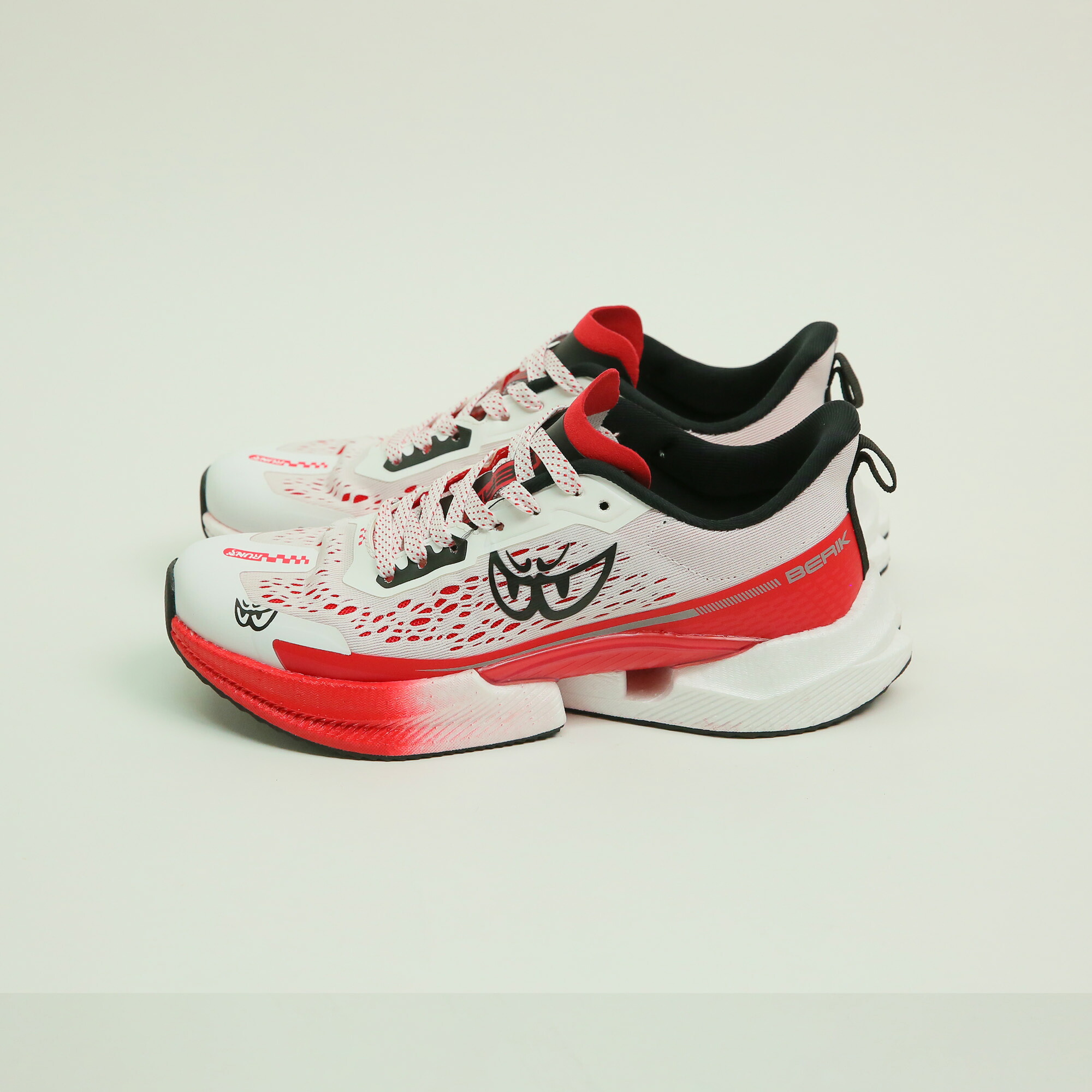 BERIK ベリック カジュアル スニーカー R4-RACE WHITE/RED SNEAKERS シューズ タウンユース ツーリング【BERIK STYLE】|MOTO GP CLUB