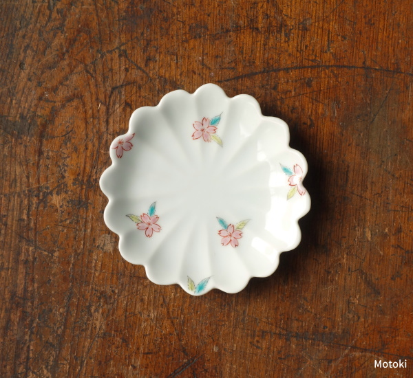 楽天市場】有田焼 巻物四君子銘々皿 : 有田焼や心器