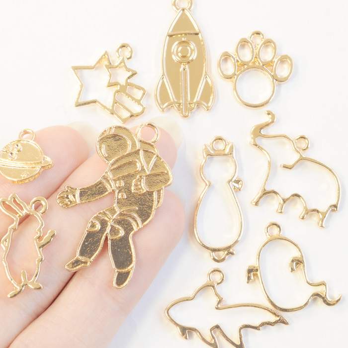 楽天市場】【半額セール】 レジン枠 3個入り ゴールド 全8種 □ ねこ