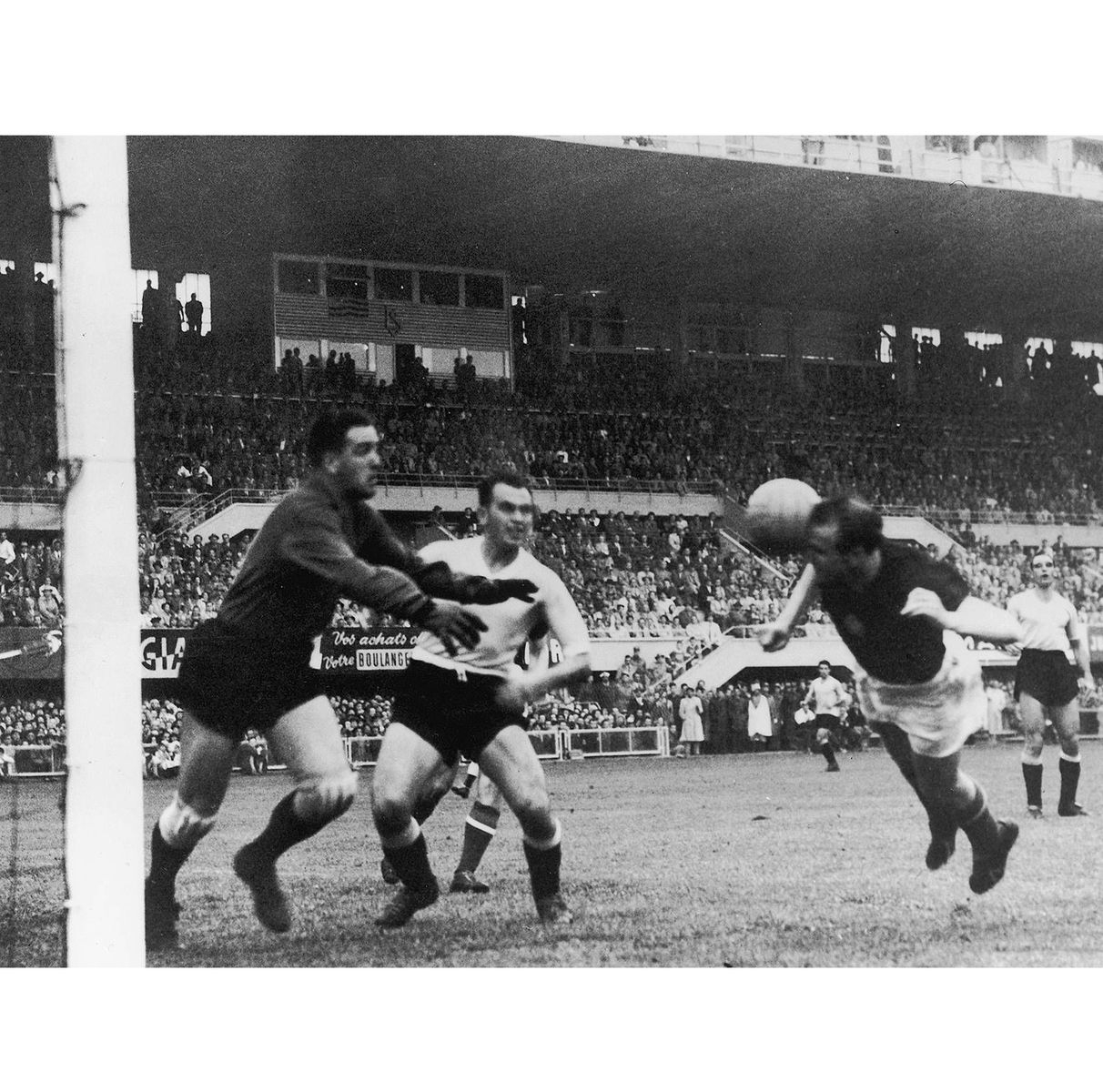 楽天市場 サッカー ダービースター Derbystar Nostalgieball Cup Nr 1968 復刻版ボール サッカーボール 5号球 インテリア レトロ Bundesliga ブンデスリーガ コロナ禍に負けるな ナカジマスポーツ楽天市場店