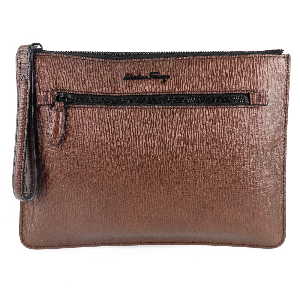 サルヴァトーレフェラガモ Salvatore Ferragamo クラッチバッグ カーフ 茶 ファスナー ユニセックス【中古】|質にしきの【ブランド販売・買取】