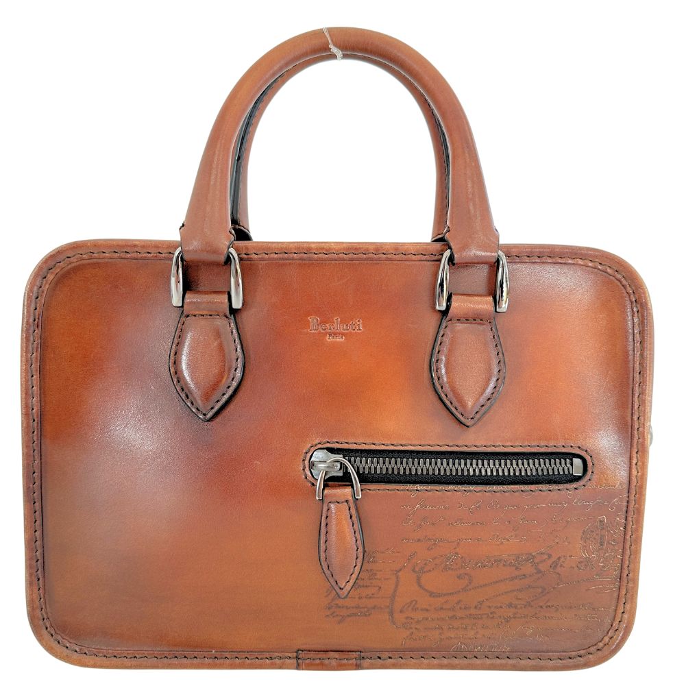 ベルルッティ Berluti アンジュール ミニ ハンドバッグ カリグラフィ A0199 カーフ イタリア製 茶 手提げ ファスナー Anjoule Mini メンズ【中古】A-ランク｜質にしきの【ブランド販売・買取】