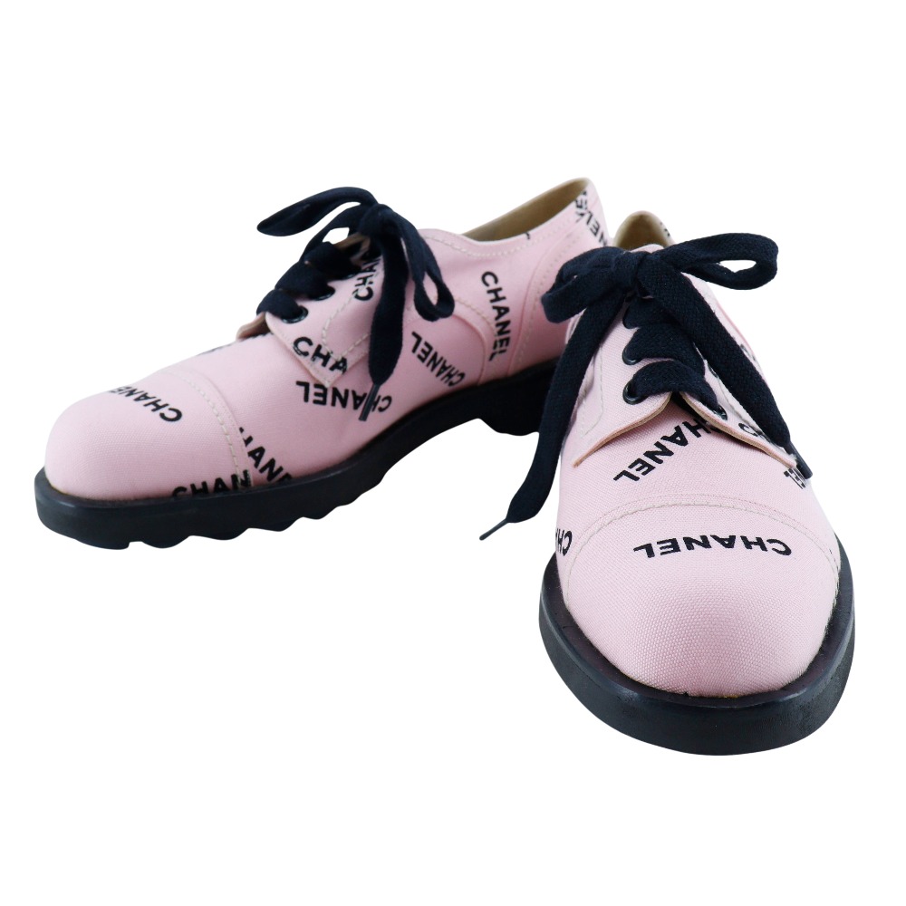 CHANEL シャネルスニーカー36 エナメル　ホワイト&ネイビー　紐ピンク CHANEL シャネルスニーカー36 エナメル ホワイト&ネイビー 紐