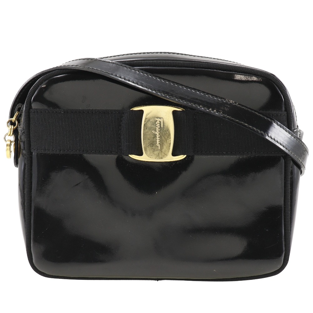 サルヴァトーレフェラガモ Salvatore Ferragamo ヴァラ ショルダーバッグ D213096 エナメル イタリア製 黒 斜め掛け ファスナー Vala レディース【中古】
