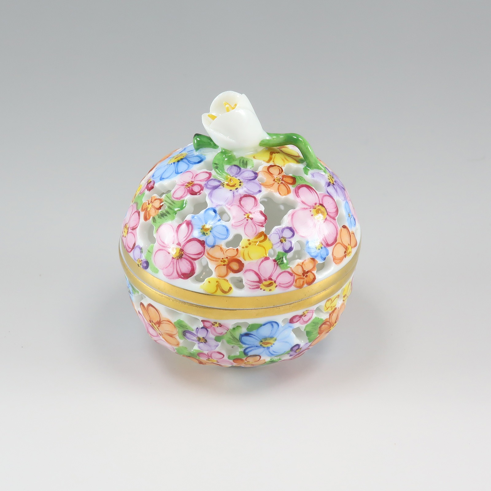 楽天市場】【Herend】ヘレンド 陶器 透かし ボンボン入れ 花柄 小物