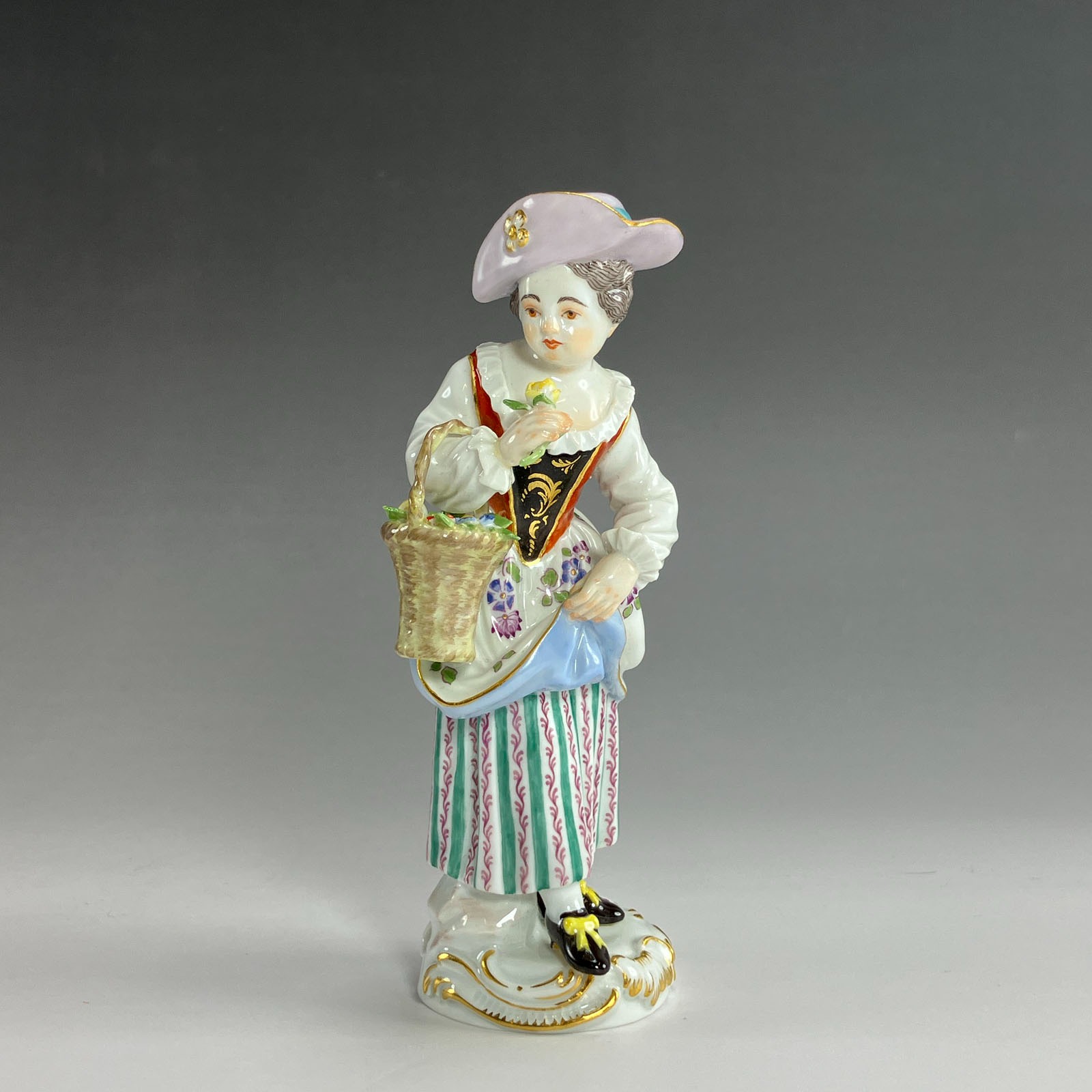 楽天市場】マイセン (Meissen) マイセン人形 90c300／60360 花を持つ