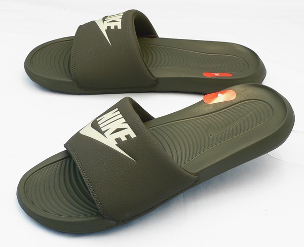 ☆早い者勝ち☆ ナイキ　ビクトリー ワン スライド CN9675-015 NIKE ナイキ シャワーサンダル メンズ ヴィクトリーワン