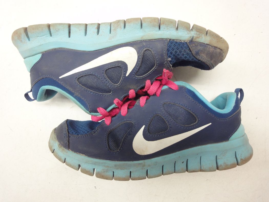 楽天市場 Nike ナイキ 21 0cm Us2y Uk1 5 Eur33 5 Free 5 0 401 フリー ローカットスニーカー ランニングシューズ ネイビー ピンク ブルー ホワイト 屈曲性抜群 中古 Ok リユース シューズ ストア