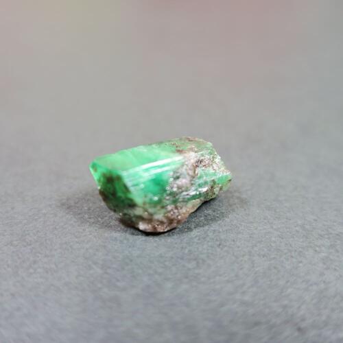 楽天市場】天然石 原石 ルビー 30ｘ36ｘ18ｍｍ 35ｇ 置き物 インテリ