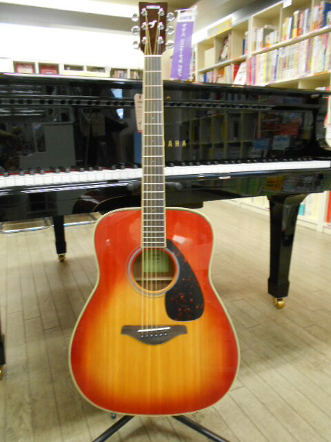 【在庫限り】 店頭展示品（新品） ヤマハ アコースティックギター FG-820 AB (オータムバースト) / YAMAHA フォークギター FG820 ソフトケース付【本州・四国・九州限定販売】｜音楽太郎