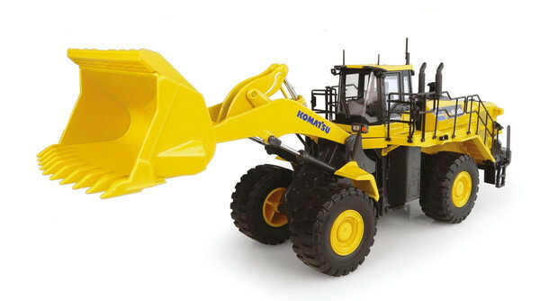 6月以後再入荷予定を組む 【貨物輸送無料】 UNIVERSAL HOBBIES 1/50 コマツ WA600-8 車輪車載専用車 成し遂げる品 E8127