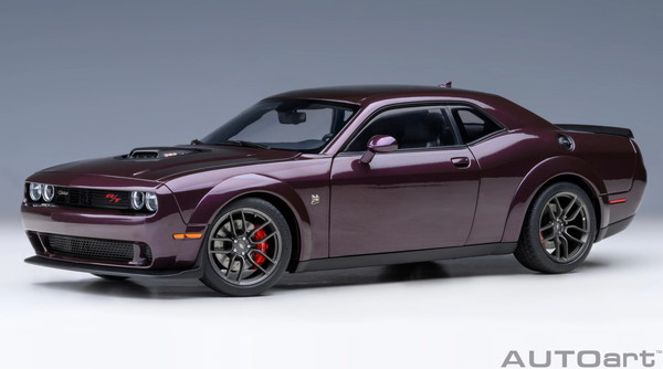 【送料無料】　AUTOart 1/18 ダッジ チャレンジャー R/T スキャットパック ワイドボディ 2022 HELLRAISIN/メタリック・パープル 完成品ミニカー 71771