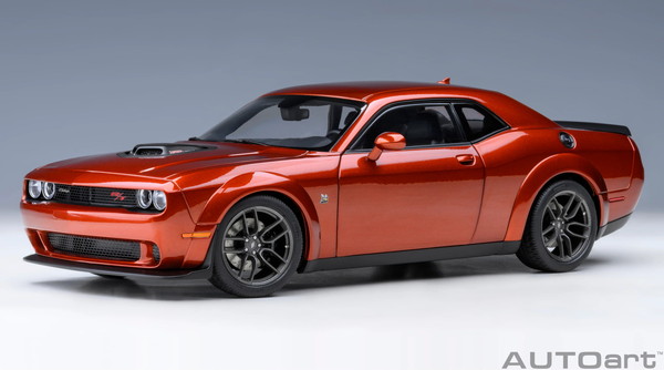 【貨物輸送無料】 AUTOart 1/18 ダッジ チャレンジャー R/T スキャット容器に並べる 広々とした上半身 2022 SINAMON STICK/メタリック・オレンジ色 成し遂げる品ミニカー 71773