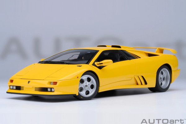 【送料無料】　AUTOart 1/18 ランボルギーニ ディアブロ SE30 イオタ イエロー 完成品ミニカー 79144