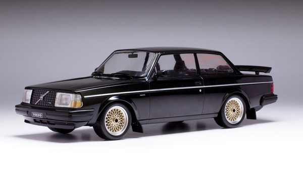 【貨物輸送無料】 IXO MODELS 1/18 ボルボ 240 ターボ カスタム 1983 黒いこと 為し終わる品ダイキャストミニカー 18CMC178 乗り物のおもちゃ-ミニカー・トイカー