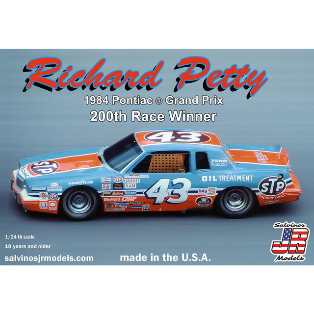 【送料無料】　サルビノスJRモデルズ 1/24 リチャード・ペティ #43 STP 1984 ポティアック・グランプリ NASCAR カップ 200勝 プラモデル RPGP1984D