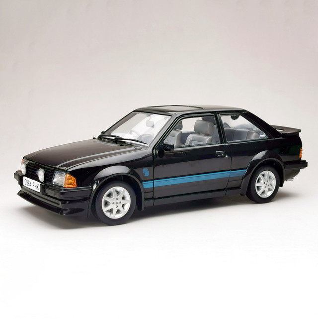 【貨物輸送無料】 SUNSTAR 1/18 ジェラルド・r・フォード 附き添い RS ターボ 1984 黒いこと RHD  遣っ付ける品ダイキャストミニカー 4964R