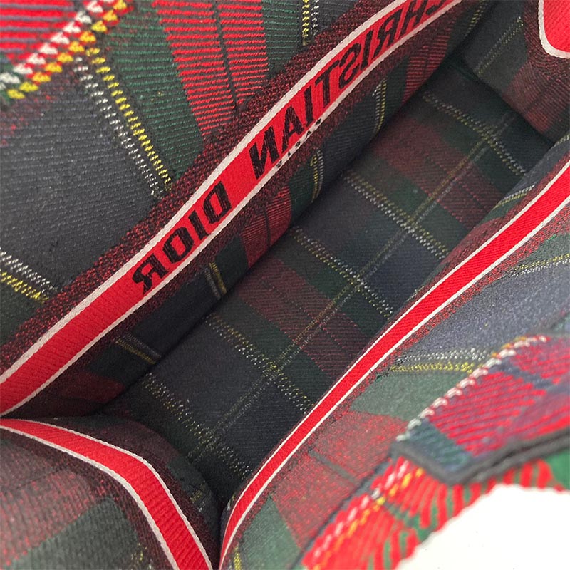 楽天市場 クリスチャン ディオール Christian Dior ブックトート 伊勢丹限定 M Tep M928 タータンチェック グリーン レッド レディース トートバッグ 中古 Okura おお蔵 楽天市場店