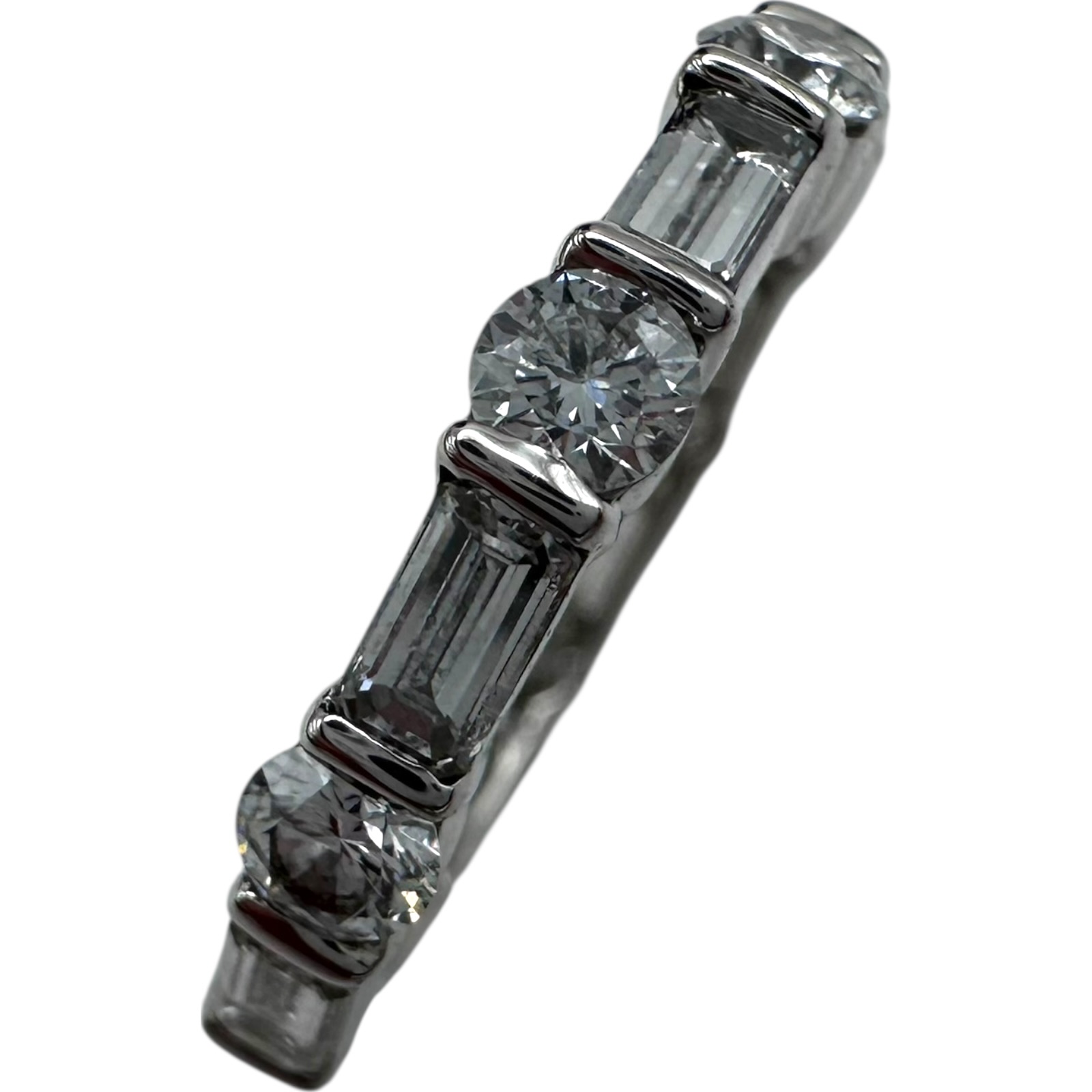 ハリーウィンストン HARRY WINSTON クラシックラウンド エメラルド カットリング プラチナ Pt950 ジュエリー【中古】 423,450円