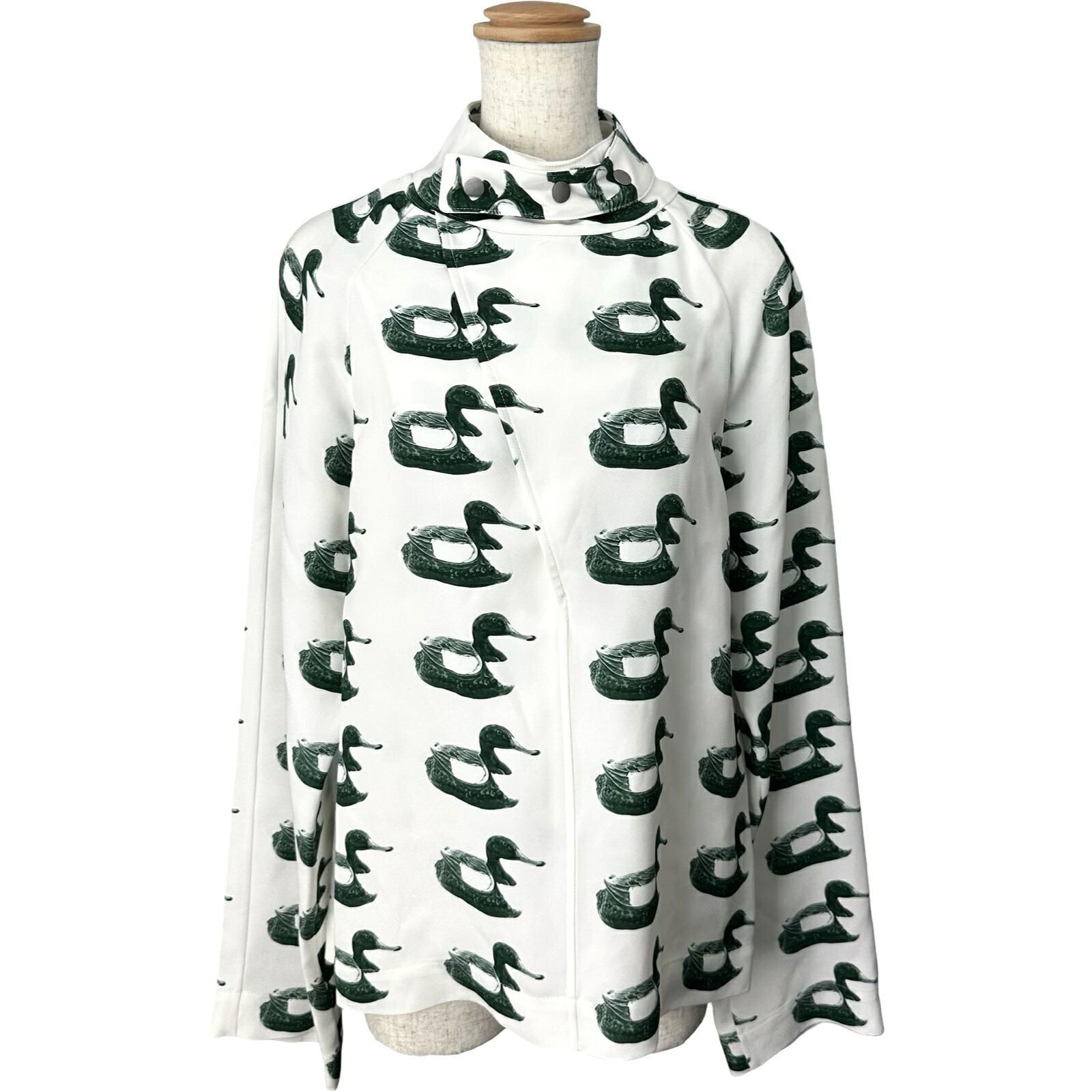 【6/1～ 最大限度30,000円OFFクーポン券！】赤ちょうちんバリー BURBERRY ロゴタイプ刷り上げる長袖トップ 8077344 白いこと 人絹 レディース トップ【中古】