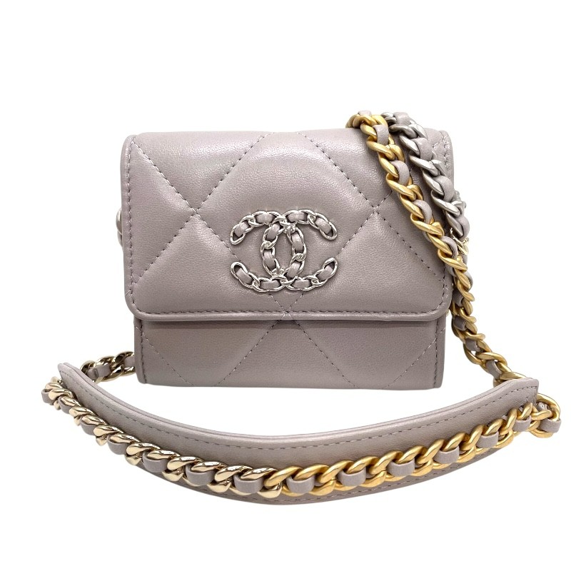 【6/1～ 最大限度30,000円OFFクーポン券！】シャネル CHANEL CHANEL19 チェーンコインパース AP1787 薄墨色 しろがね色/ゴールド金具 子ヒツジ人はだ レディース コインケース【中古】