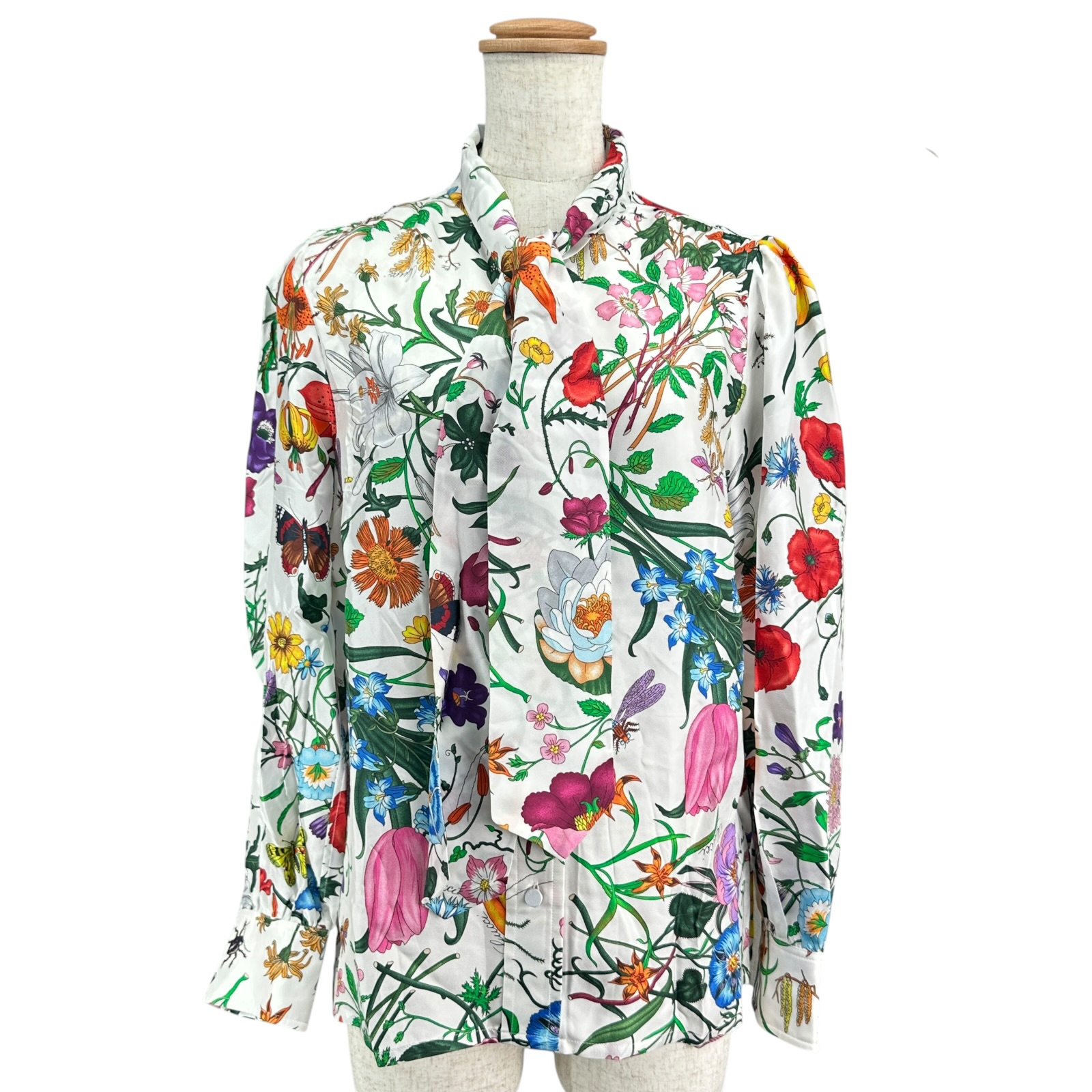 【6/1～ 最大限度30,000円OFFクーポン券！】グッチ GUCCI フローラル総柄ボウタイシルクブラウス 865715 マルチ色つや 地絹 レディース 長袖プルオーバー【中古】
