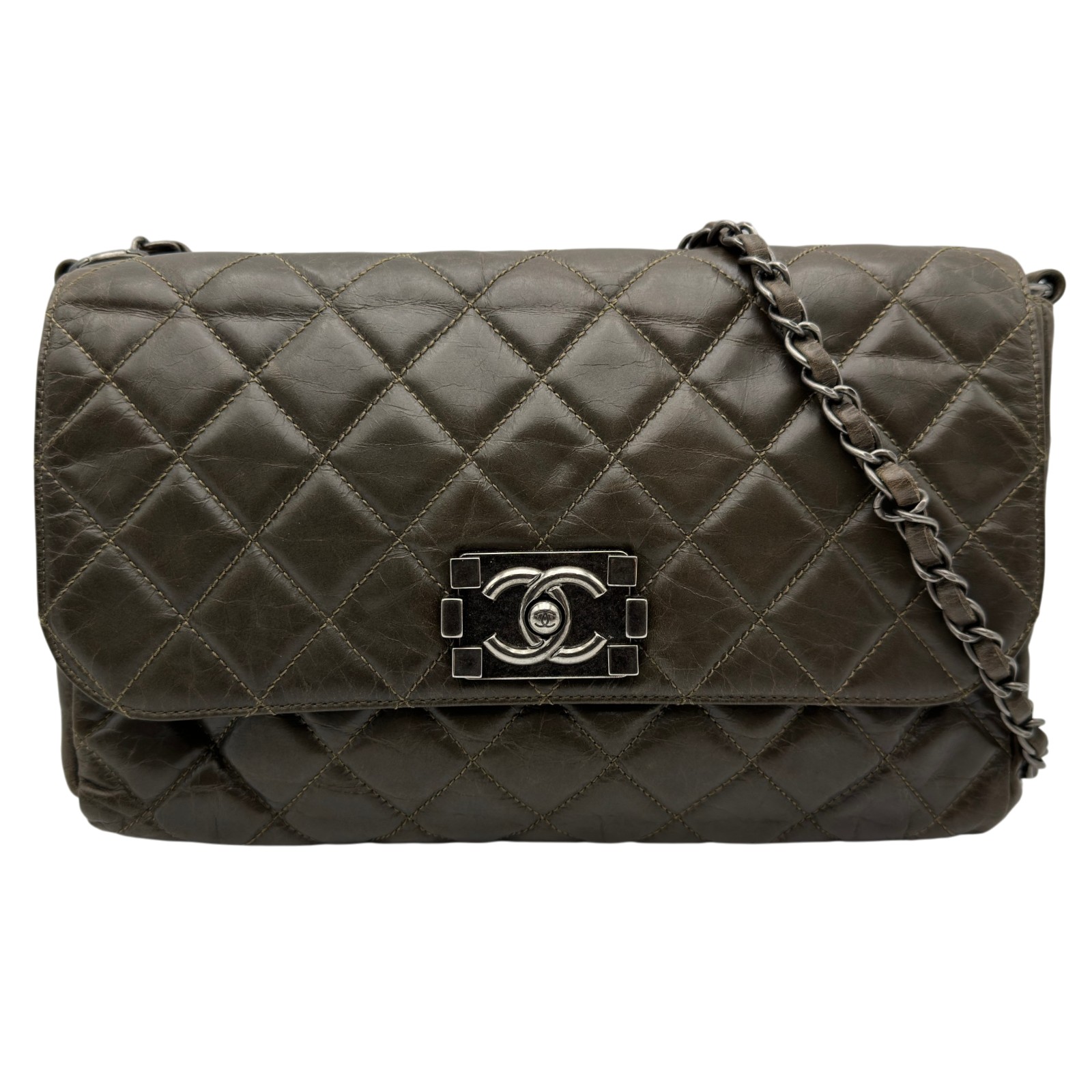 【6/1～ 最大限度30,000円OFF引き換え証！】シャネル CHANEL マトラッセ 下げ翼御徒面子 16番台 カーキ しろがね色金具 エイジドカーフ レディース ショルダーバッグ【中古】