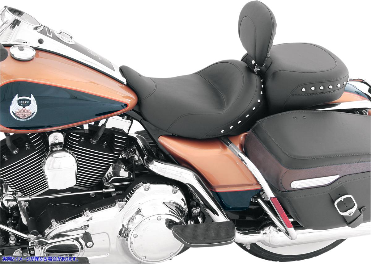 取寄せ ワイドソロシート - バックレスト付き - ブラック - スタッズ&コンチョ付き - FL 08+ マスタング Wide Solo Seat - With Backrest - Black - Studded W/Concho - FL '08+ 79602 DRAG 08010464|ハーレーパーツデポ